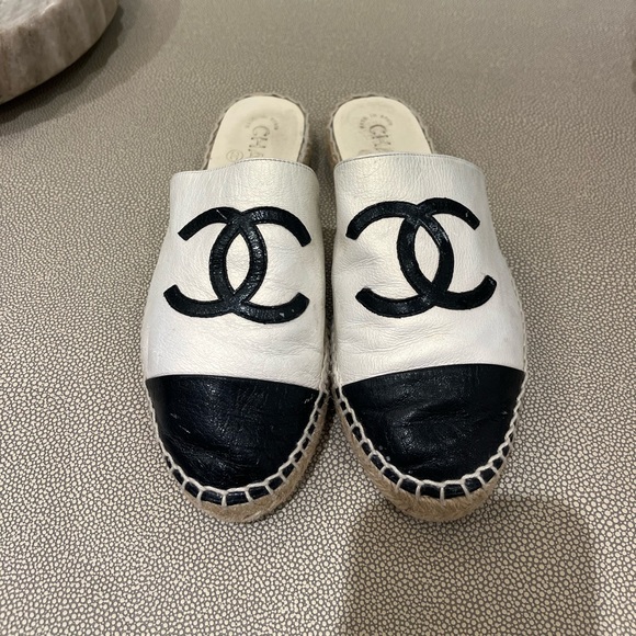 Chanel espadrille slides - Picture 1 of 5